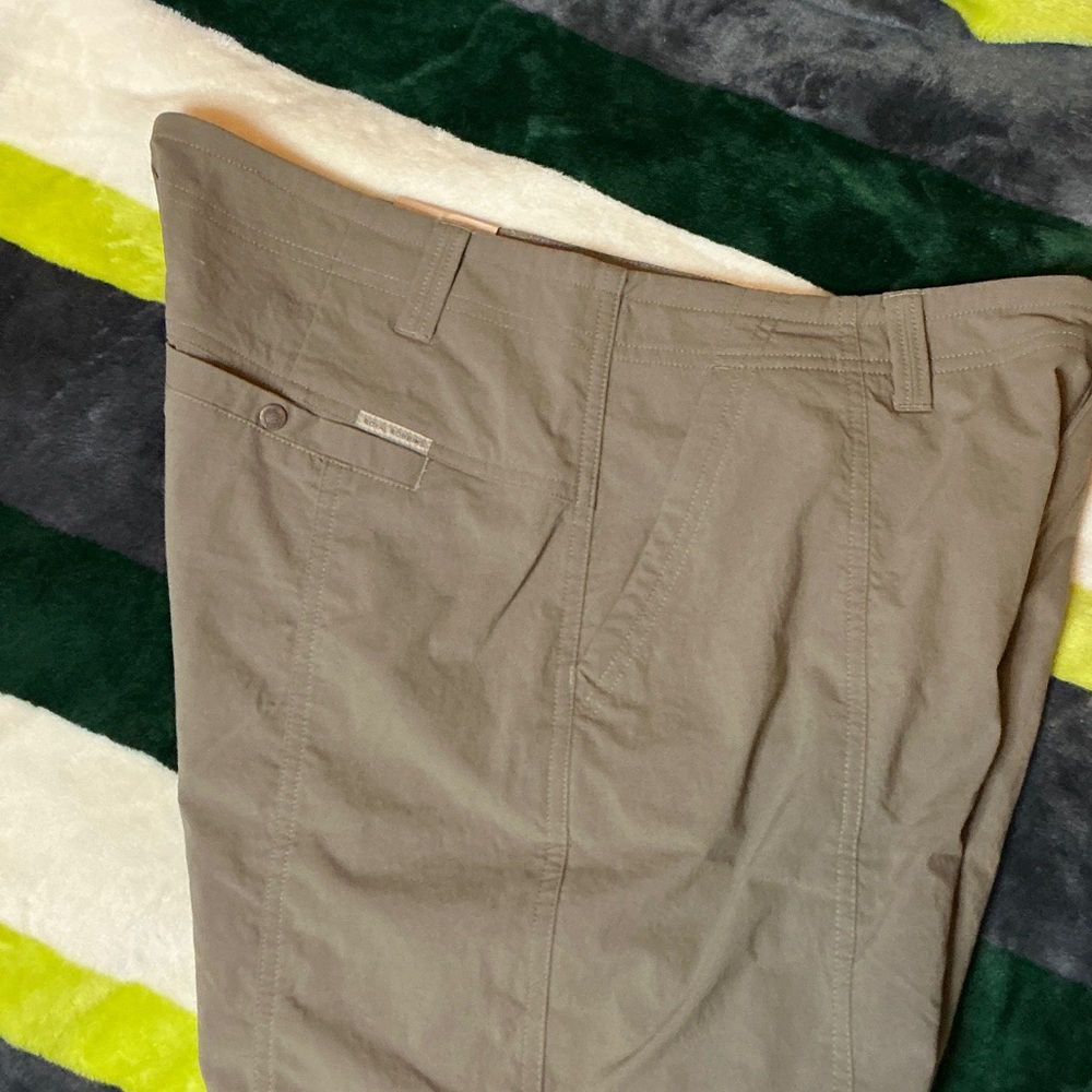 Royal Robbins Women’s Brown Flat Front Shorts - Picture 10 of 13